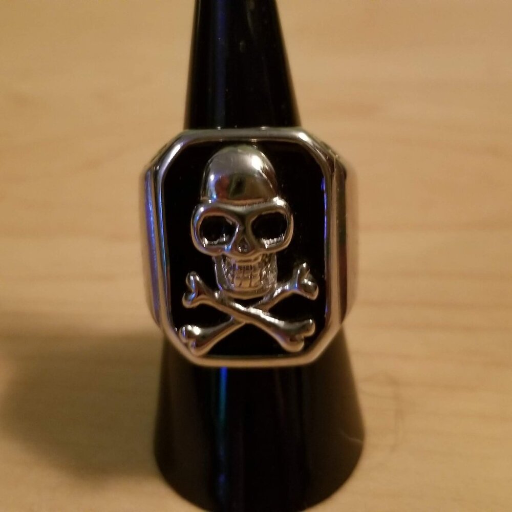 NWOT heavy pirate ring